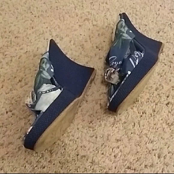 Cute Beverly Feldman wedge sandals sz 40 - Picture 2 of 8